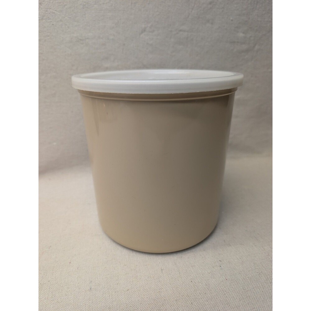 Cambro CPL27 2.7 Qt Round Salad Crock W Lid Polypropylene Beige Tan Made In USA